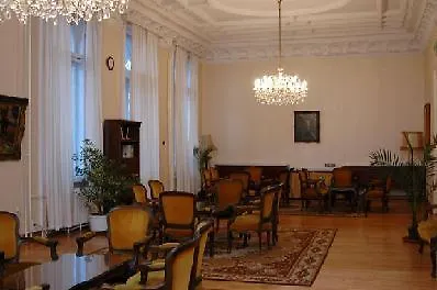 ***  Delibab City Hotel بودابست المجر